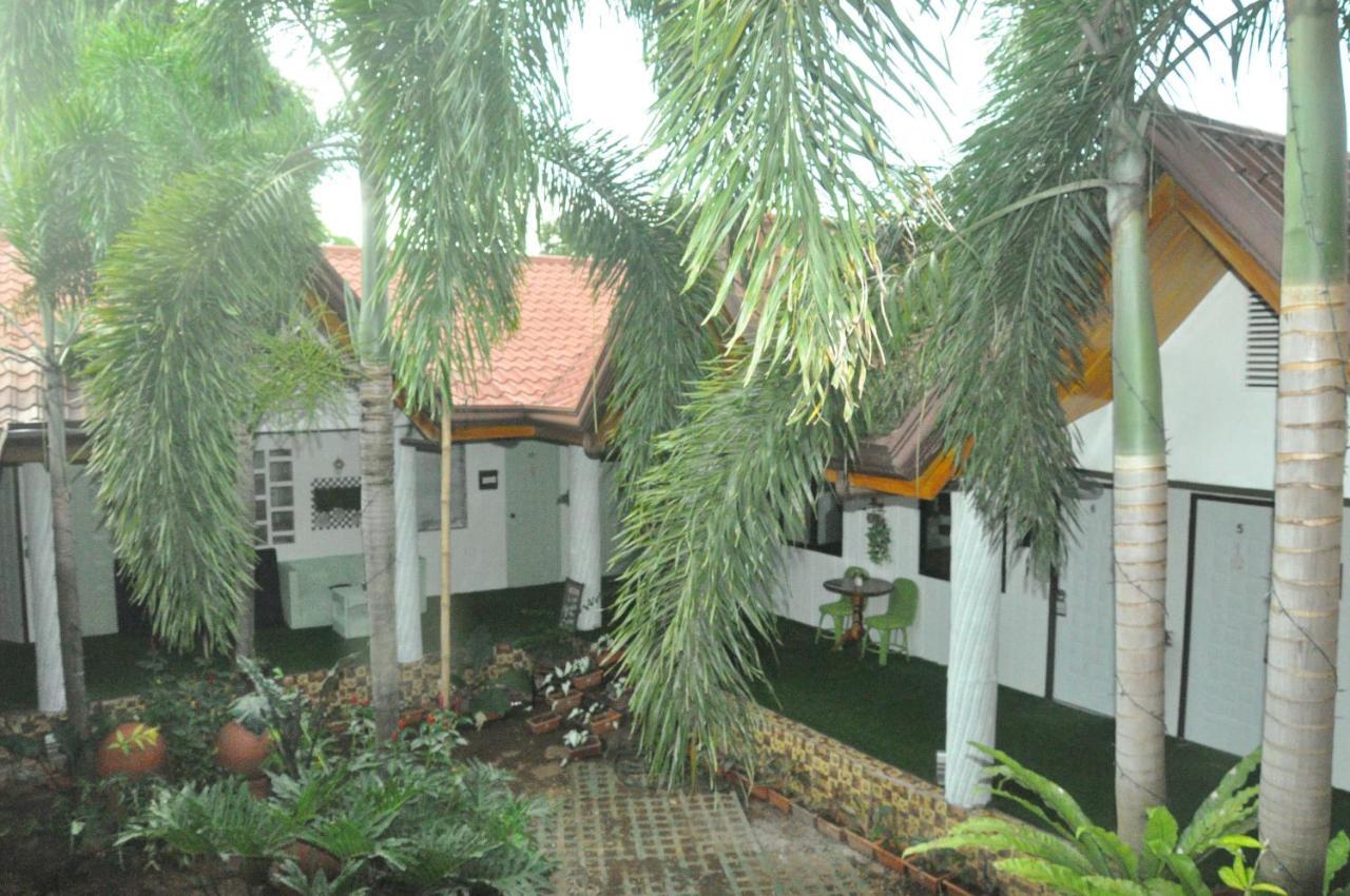 Infinite Green Pension Puerto Princesa Bagian luar foto